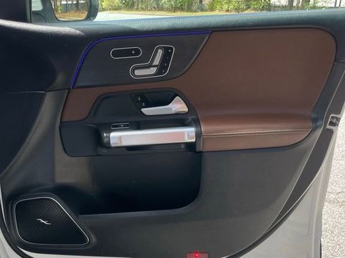 Used 2021 Mercedes-Benz GLB 250 4MATIC w/ AMG Line image 19