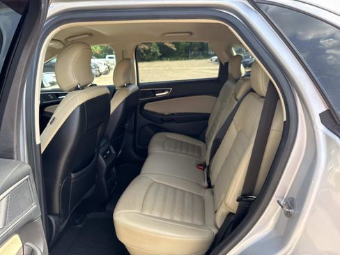 Used 2018 Ford Edge SEL w/ Equipment Group 201A FWD image 13