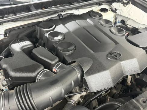Used 2016 Toyota 4Runner SR5 Premium AWD/4WD image 41