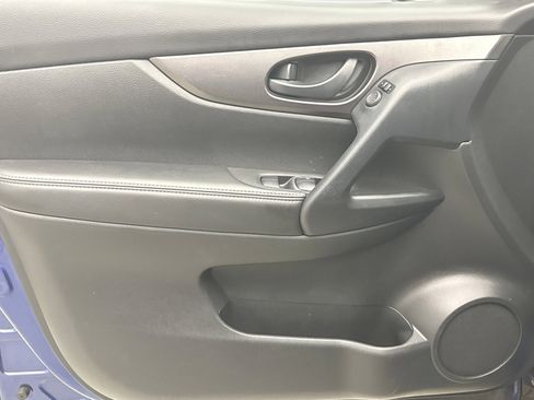 Used 2020 Nissan Rogue Sport S image 9