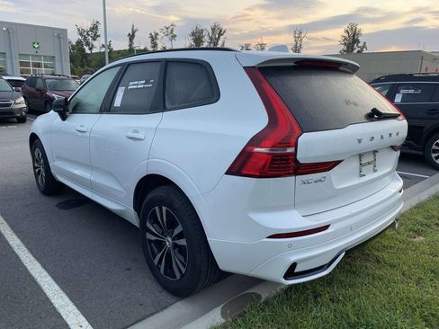 Used 2025 Volvo XC60 B5 Core AWD/4WD image 3