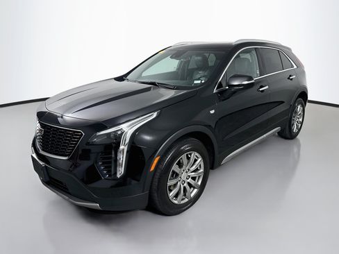 Used 2021 Cadillac XT4 Premium Luxury w/ Cold Weather Package FWD image 3