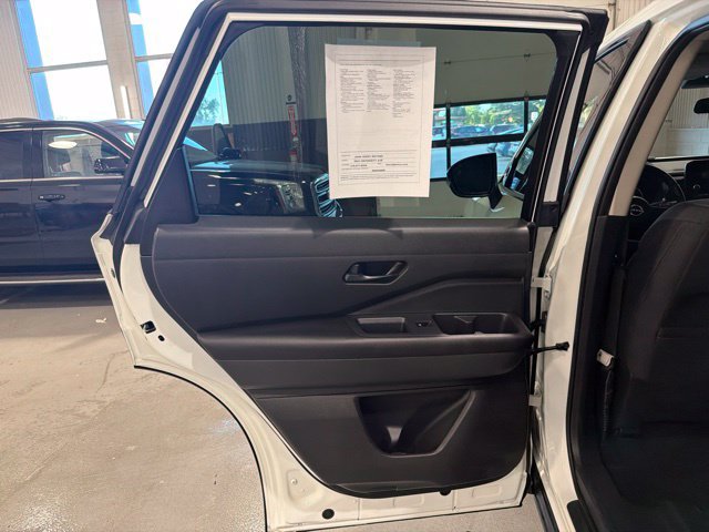 Certified 2024 Nissan Pathfinder SV AWD/4WD image 11