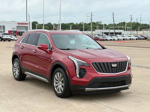 Used 2021 Cadillac XT4 Premium Luxury FWD image 6