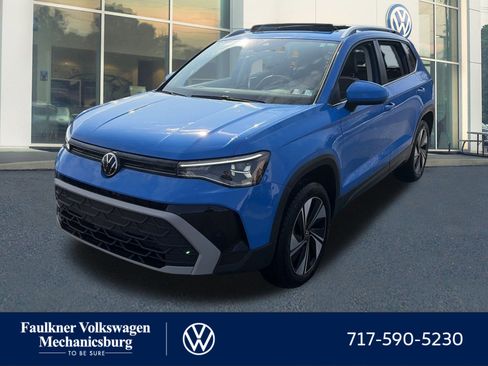 New 2025 Volkswagen Taos SE image 1