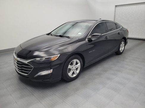 Used 2022 Chevrolet Malibu LS w/ Driver Confidence Package II FWD image 2