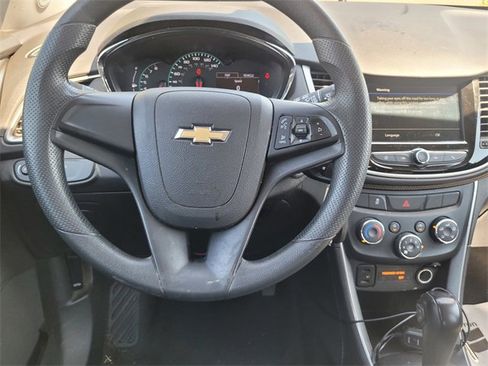 Used 2019 Chevrolet Trax LS image 8