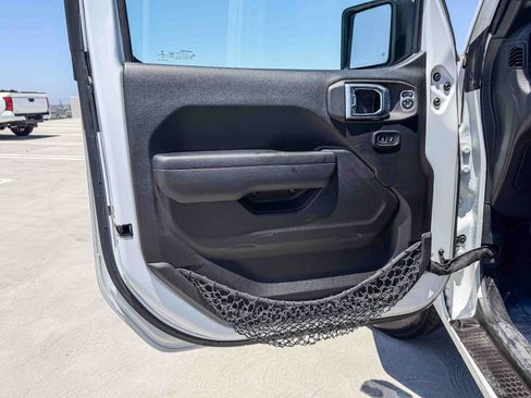 Used 2022 Jeep Wrangler Unlimited Sport AWD/4WD image 21