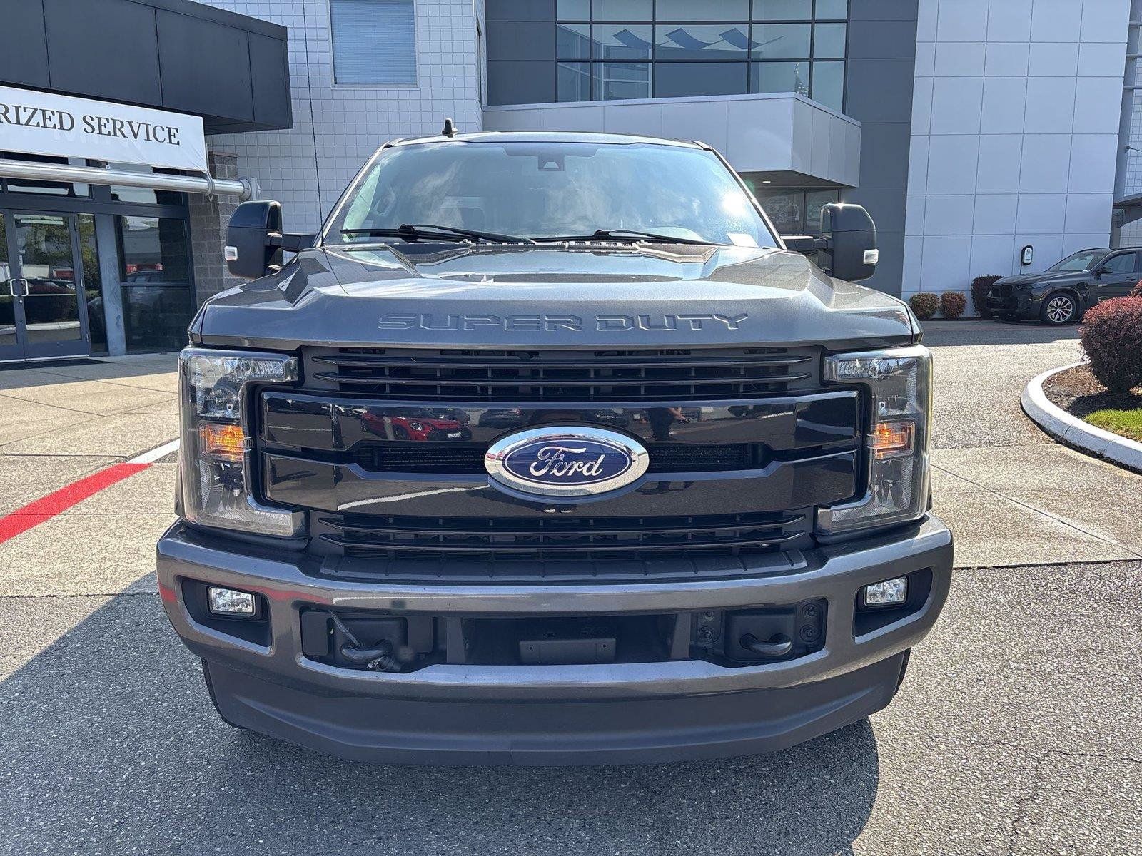 Used 2019 Ford F350 Lariat AWD/4WD image 2