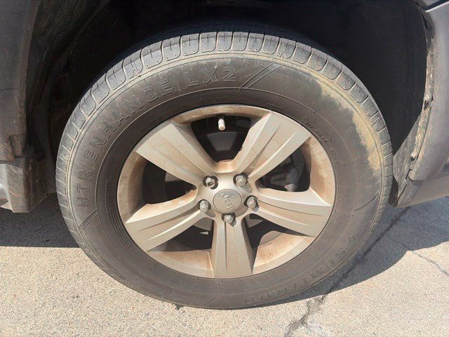 Used 2014 Jeep Compass Sport w/ Power Value Group AWD/4WD image 19