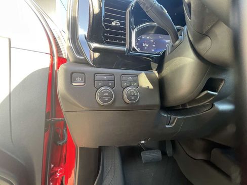 Used 2025 Chevrolet Silverado 2500 LT w/ Convenience Package image 17