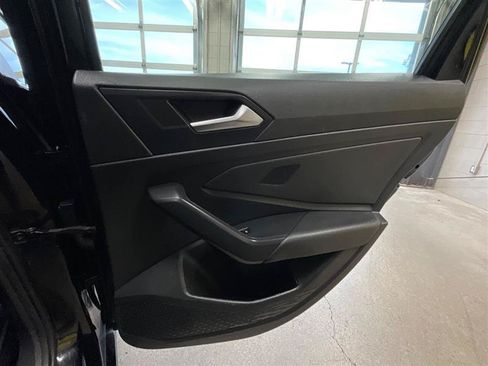 Used 2020 Volkswagen Jetta SE FWD image 25