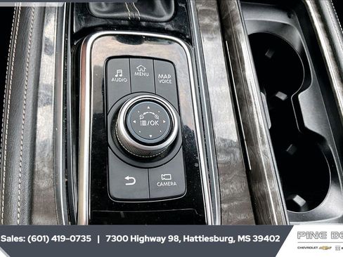 Used 2022 Nissan Armada Platinum w/ Captain's Chairs Package RWD image 23