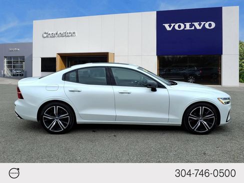 Certified 2022 Volvo S60 B5 R-Design image 2