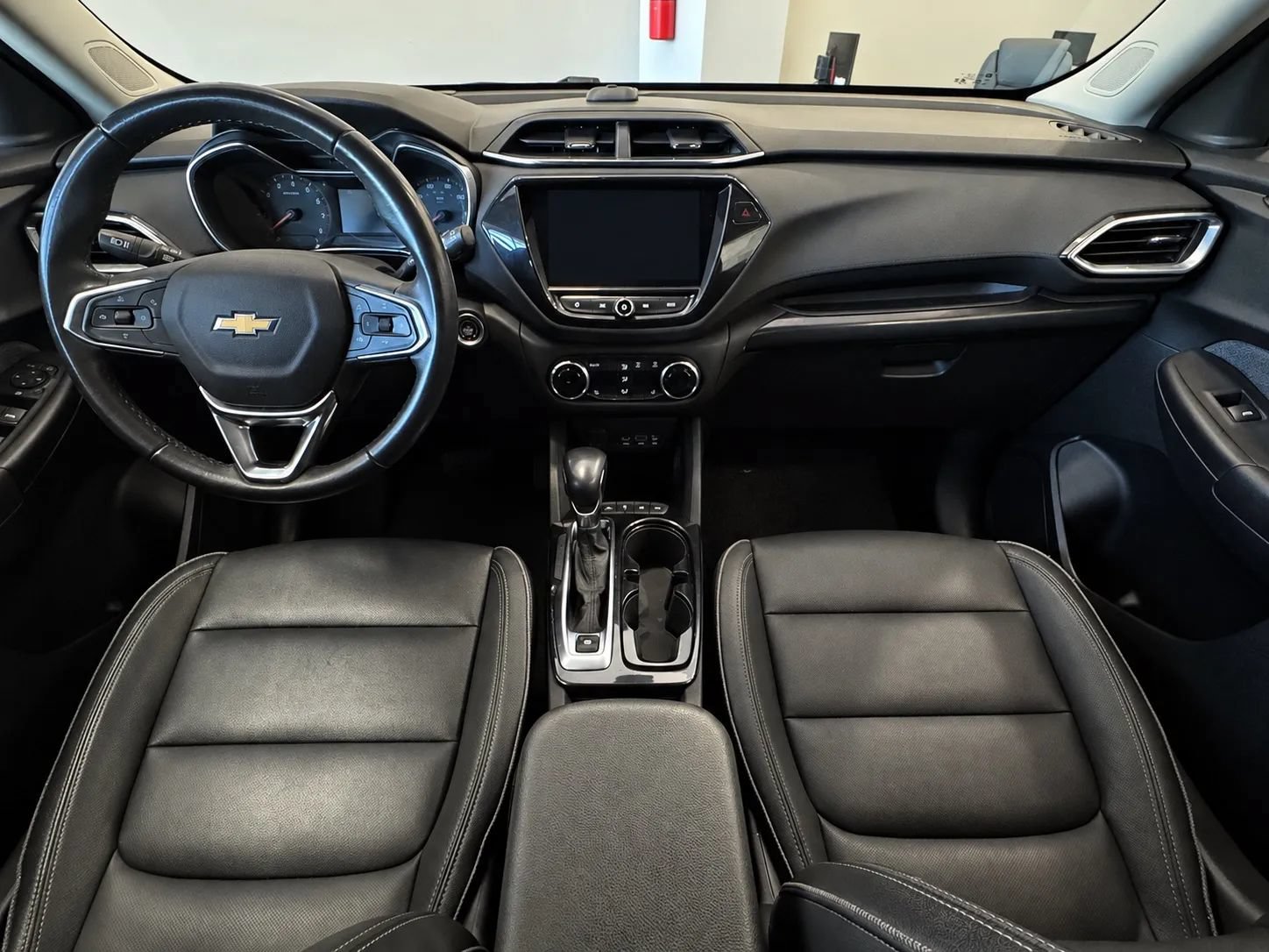Used 2021 Chevrolet TrailBlazer LT w/ Premium Seating Package AWD/4WD image 43