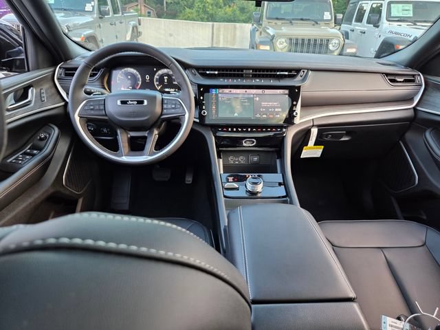 New 2026 Jeep Grand Cherokee Limited w/ Limited Altitude Package AWD/4WD image 14