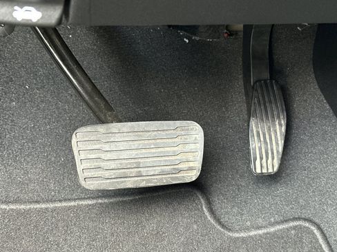 Used 2025 Chevrolet Tahoe LT image 40