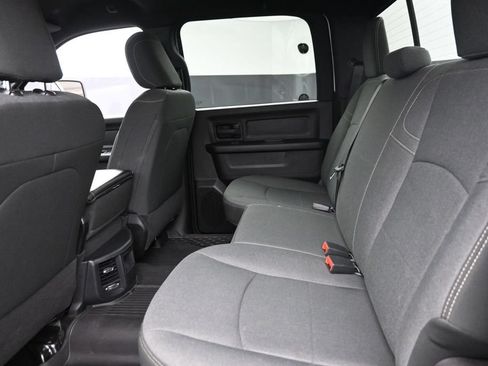 Used 2024 RAM 2500 Tradesman w/ Chrome Appearance Group AWD/4WD image 12