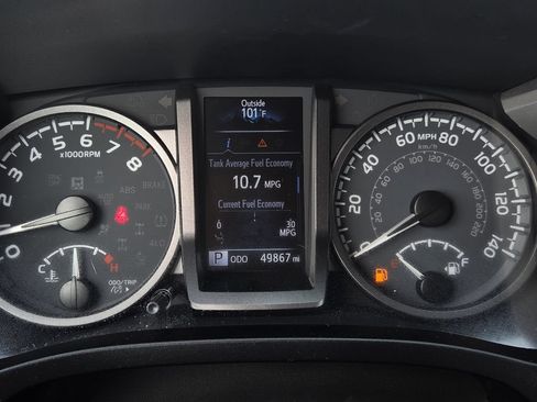 Used 2021 Toyota Tacoma TRD Off-Road AWD/4WD image 17
