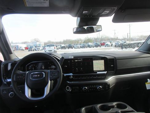 New 2026 GMC Sierra 1500 SLE image 15
