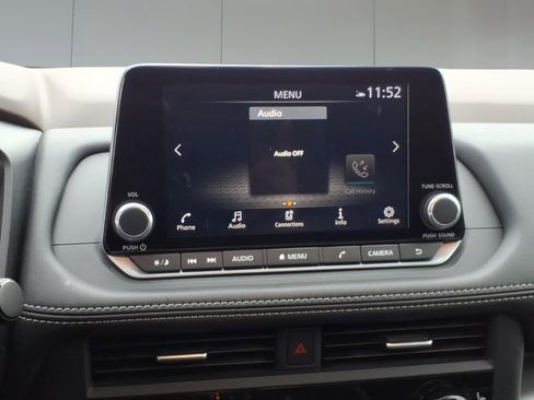 Used 2023 Nissan Rogue SV w/ SV Premium B Package image 16