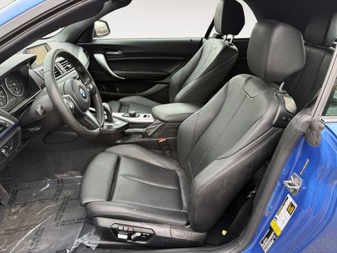 Used 2016 BMW M235i Convertible image 10
