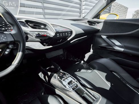 Used 2022 Ferrari SF90 Stradale image 61