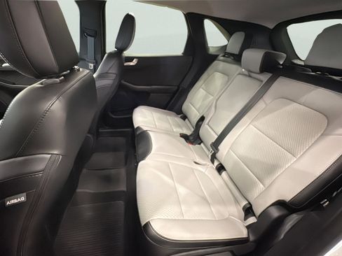 Used 2024 Ford Escape SE image 11