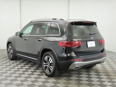 Certified 2025 Mercedes-Benz GLB 250 image 7
