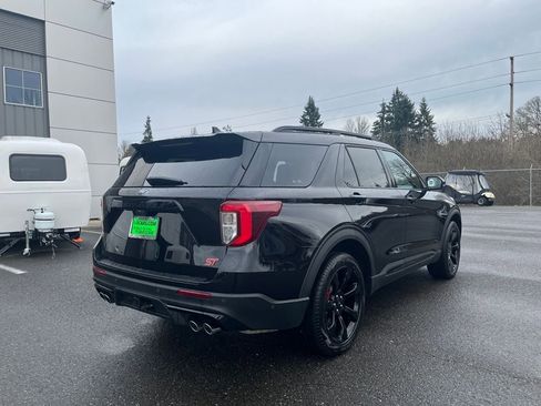 Used 2024 Ford Explorer ST w/ Technology Package image 6