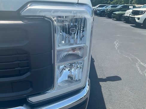 New 2026 Ford F250 XL AWD/4WD image 9