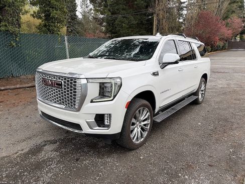 Used 2021 GMC Yukon XL Denali w/ Denali Ultimate Package image 1