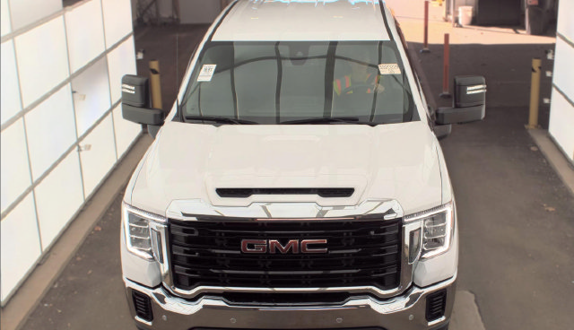 Used 2023 GMC Sierra 2500 Pro w/ Gooseneck/5TH Wheel Package AWD/4WD image 2