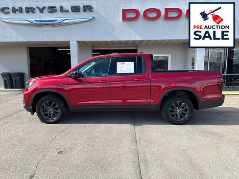 Used 2023 Honda Ridgeline Sport image 2