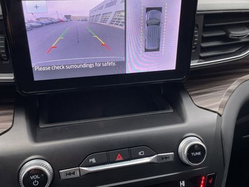 Used 2020 Ford Explorer Limited image 29