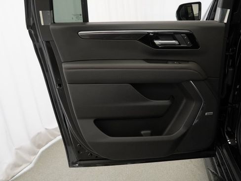 New 2026 Chevrolet Suburban RST w/ Comfort Package AWD/4WD image 24