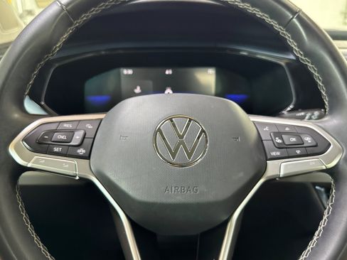 Used 2022 Volkswagen Taos SE image 14