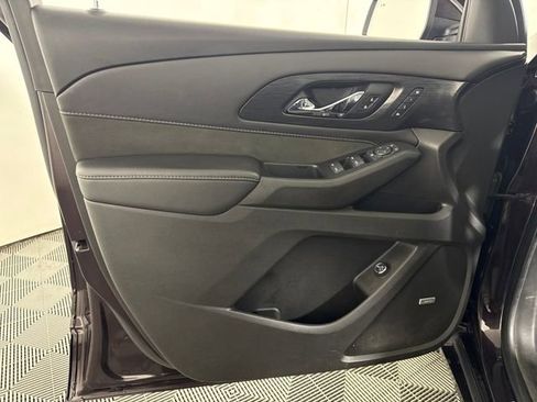 Used 2021 Chevrolet Traverse High Country AWD/4WD image 27