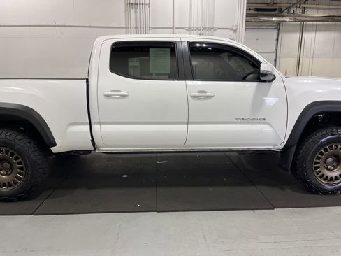 Used 2023 Toyota Tacoma TRD Off-Road w/ Technology Package image 9