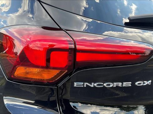 Used 2021 Buick Encore GX Select image 26