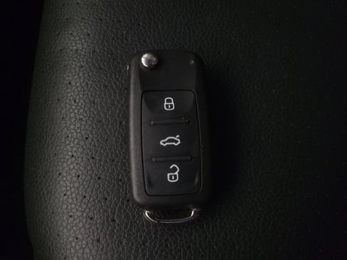 Used 2018 Volkswagen Jetta SE FWD image 32