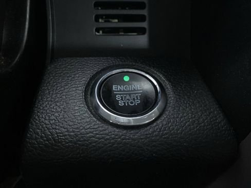 Used 2019 Ford F250 Lariat image 9