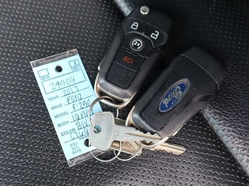 Used 2017 Ford F250 Lariat w/ Chrome Package image 61