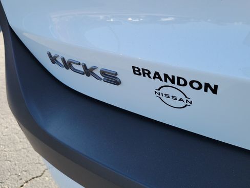 Certified 2025 Nissan Kicks SV FWD image 8