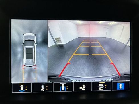 Certified 2024 GMC Terrain AT4 w/ Tech Package AWD/4WD image 14