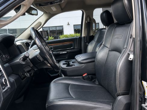 Used 2018 RAM 2500 Laramie w/ Sport Appearance Group AWD/4WD image 4