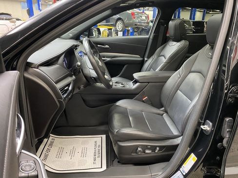 Used 2021 Cadillac XT4 Premium Luxury image 13