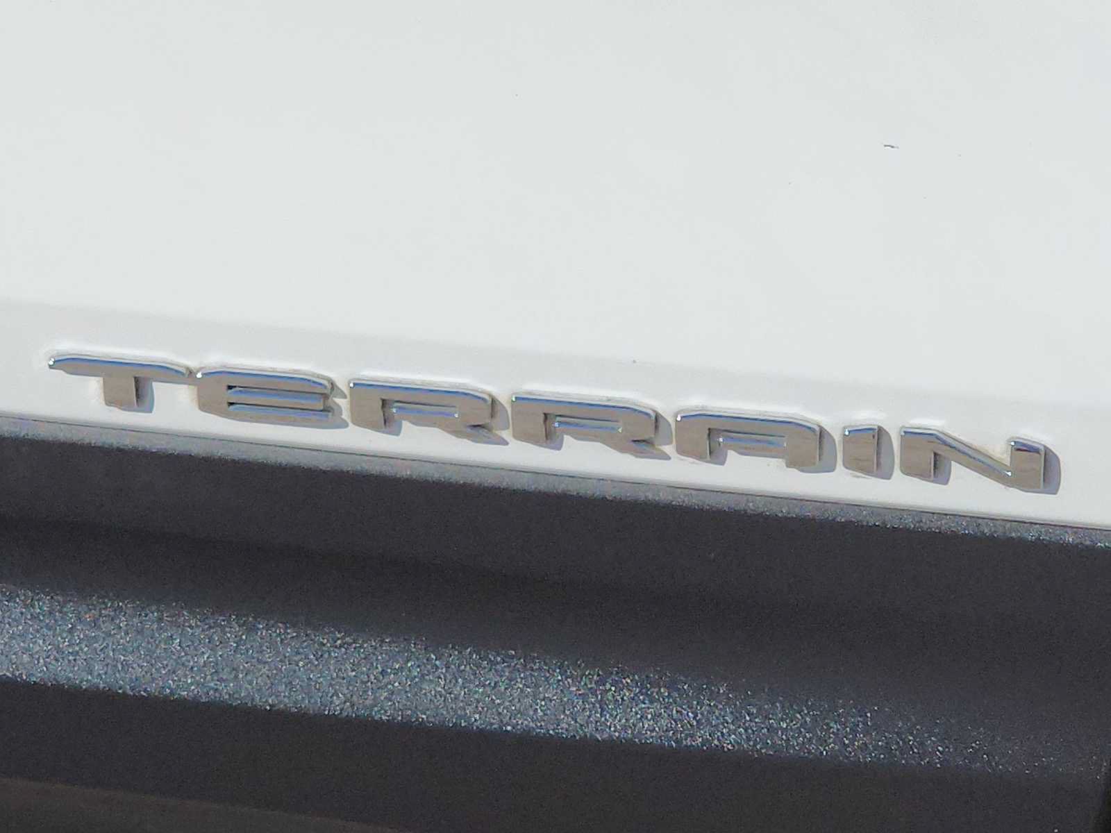 Used 2024 GMC Terrain SLE FWD image 22