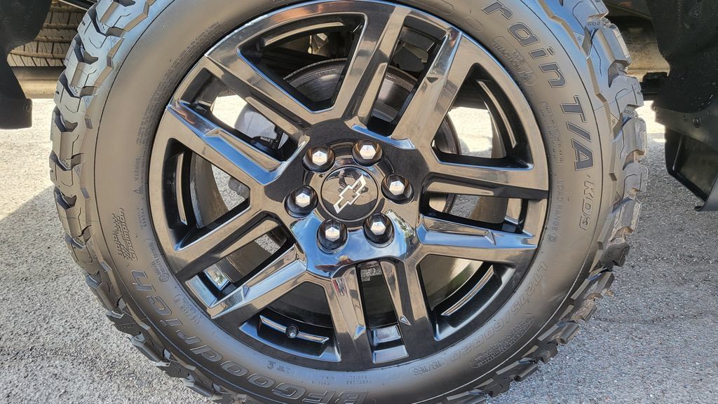 Used 2021 Chevrolet Silverado 1500 Custom Trail Boss w/ LPO, Dark Essentials Package AWD/4WD image 14
