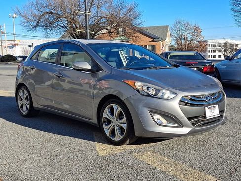 Used 2013 Hyundai Elantra GT w/ Style Pkg image 3